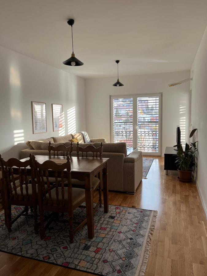 Central Luxury Apartment Приштина Екстер'єр фото