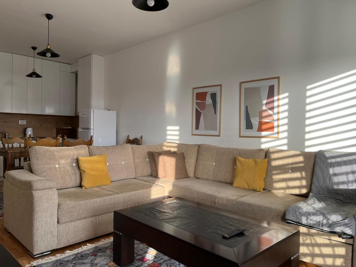 Central Luxury Apartment Приштина Екстер'єр фото
