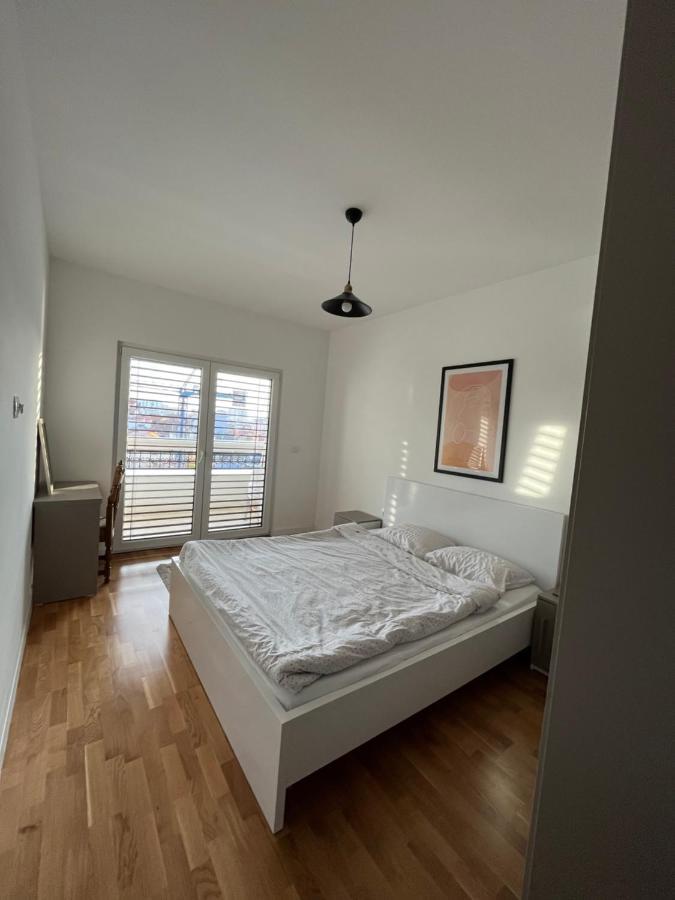 Central Luxury Apartment Приштина Екстер'єр фото