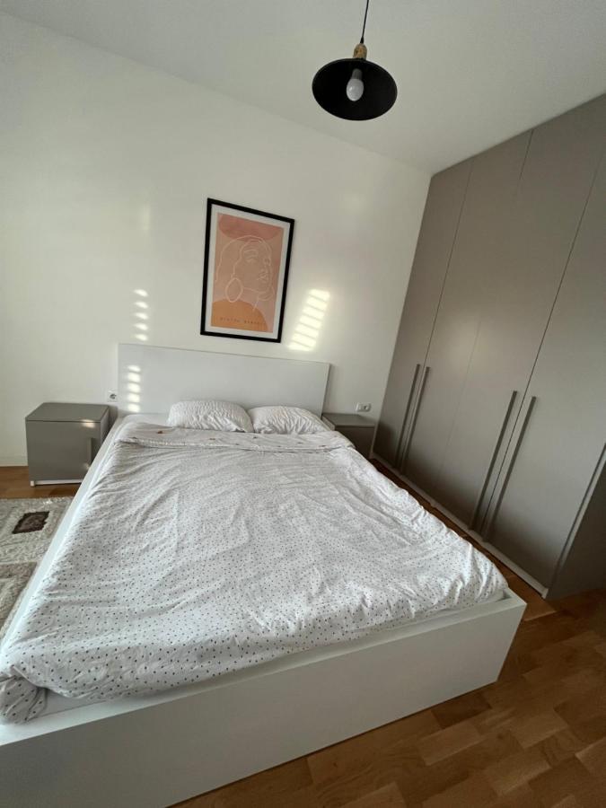 Central Luxury Apartment Приштина Екстер'єр фото