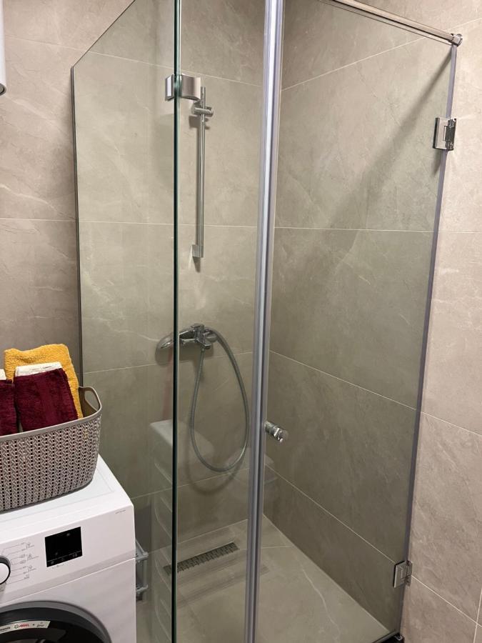 Central Luxury Apartment Приштина Екстер'єр фото